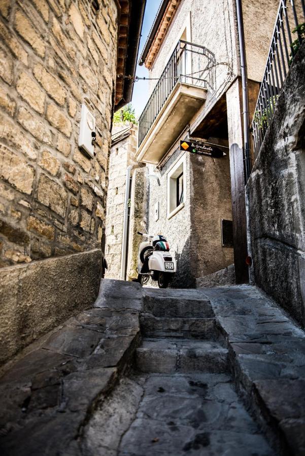 La Gradinata B&B คาสเตลเมซซาโน ภายนอก รูปภาพ