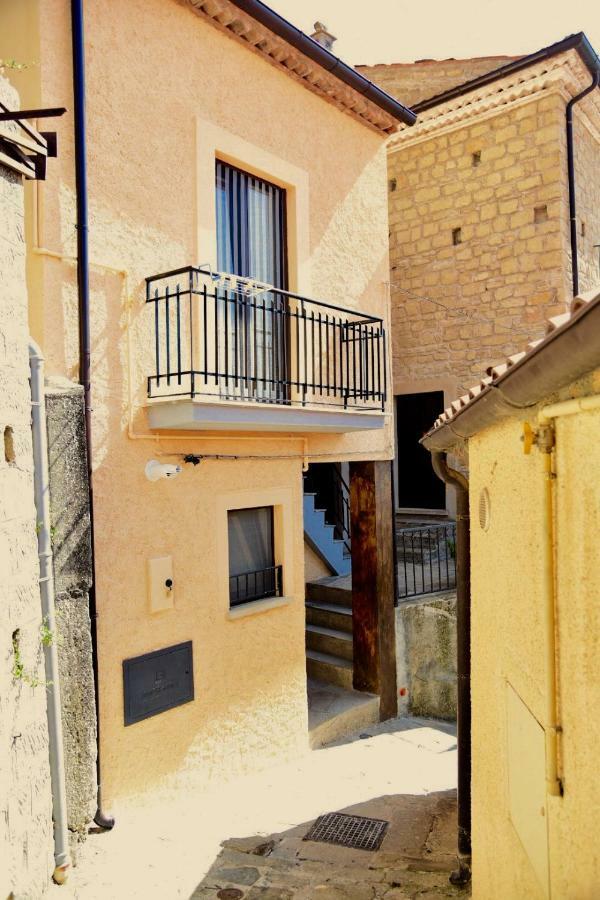 La Gradinata B&B คาสเตลเมซซาโน ภายนอก รูปภาพ
